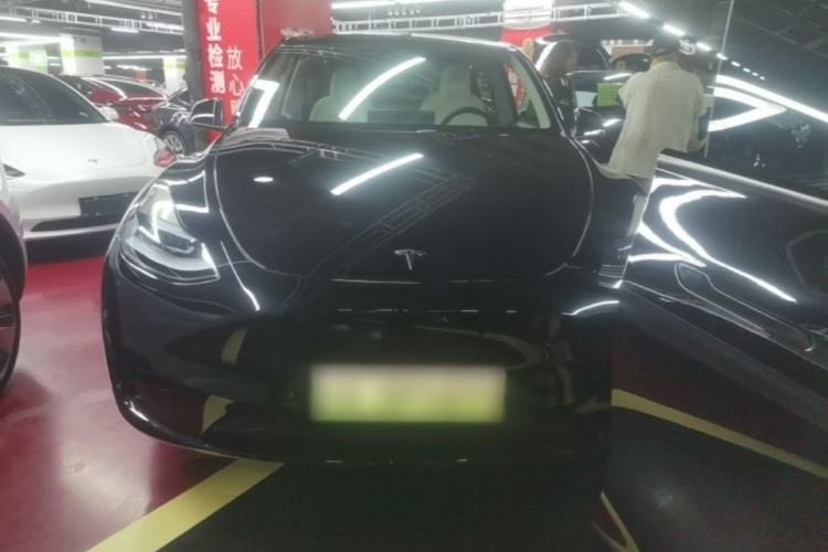 Used Tesla Model Y 2023 Rear-Wheel-Drive Version Front