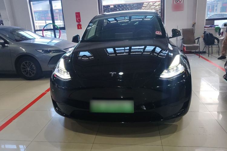 Used Tesla Model Y 2023 Rear-Wheel-Drive Version Front