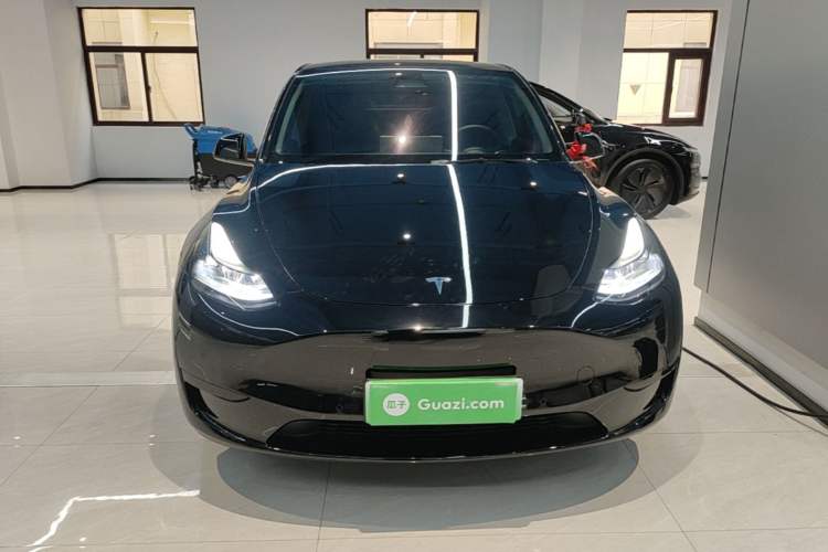 Used Tesla Model Y 2023 Rear-Wheel-Drive Version Front