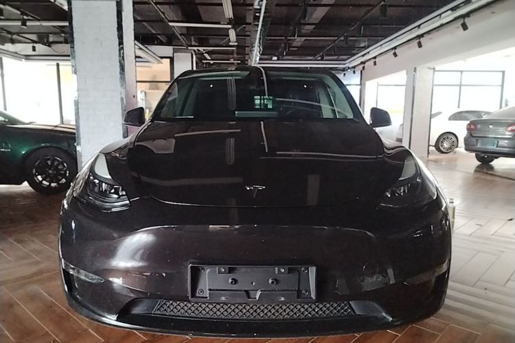 Used Tesla Model Y 2023 Long-Range All-Wheel-Drive Version Front