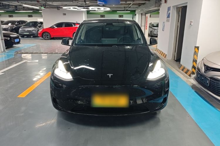 Used Tesla Model Y 2023 Rear-Wheel-Drive Version Front