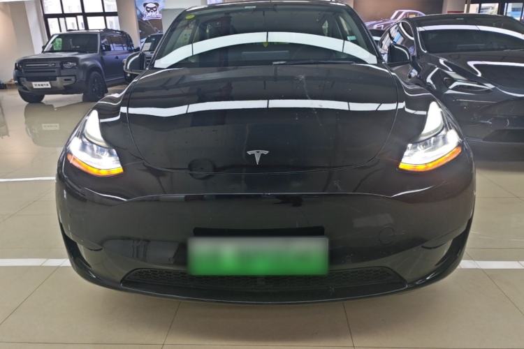 Used Tesla Model Y 2023 Rear-Wheel-Drive Version Front