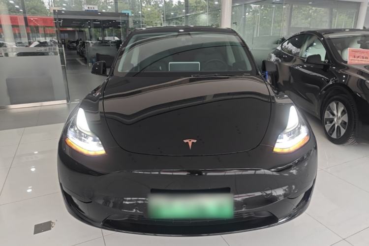 Used Tesla Model Y 2023 Rear-Wheel-Drive Version Front