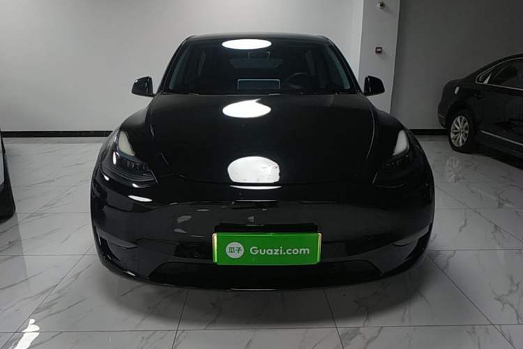 Used Tesla Model Y 2023 Long-Range All-Wheel-Drive Version Front