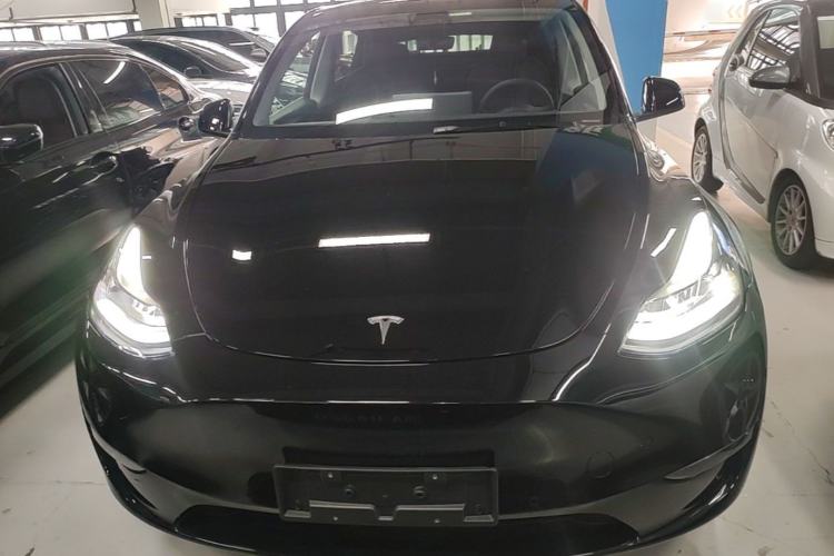 Used Tesla Model Y 2023 Long-Range All-Wheel-Drive Version Front