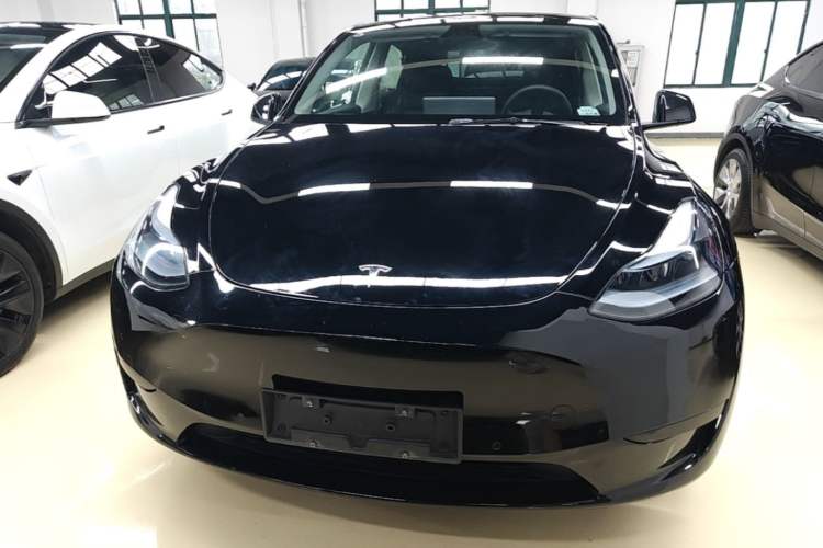 Used Tesla Model Y 2023 Rear-Wheel-Drive Version Front