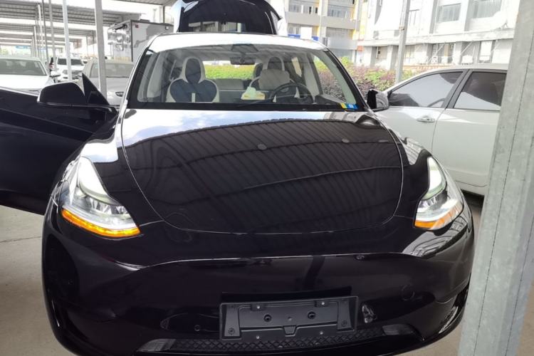 Used Tesla Model Y 2023 Rear-Wheel-Drive Version Front