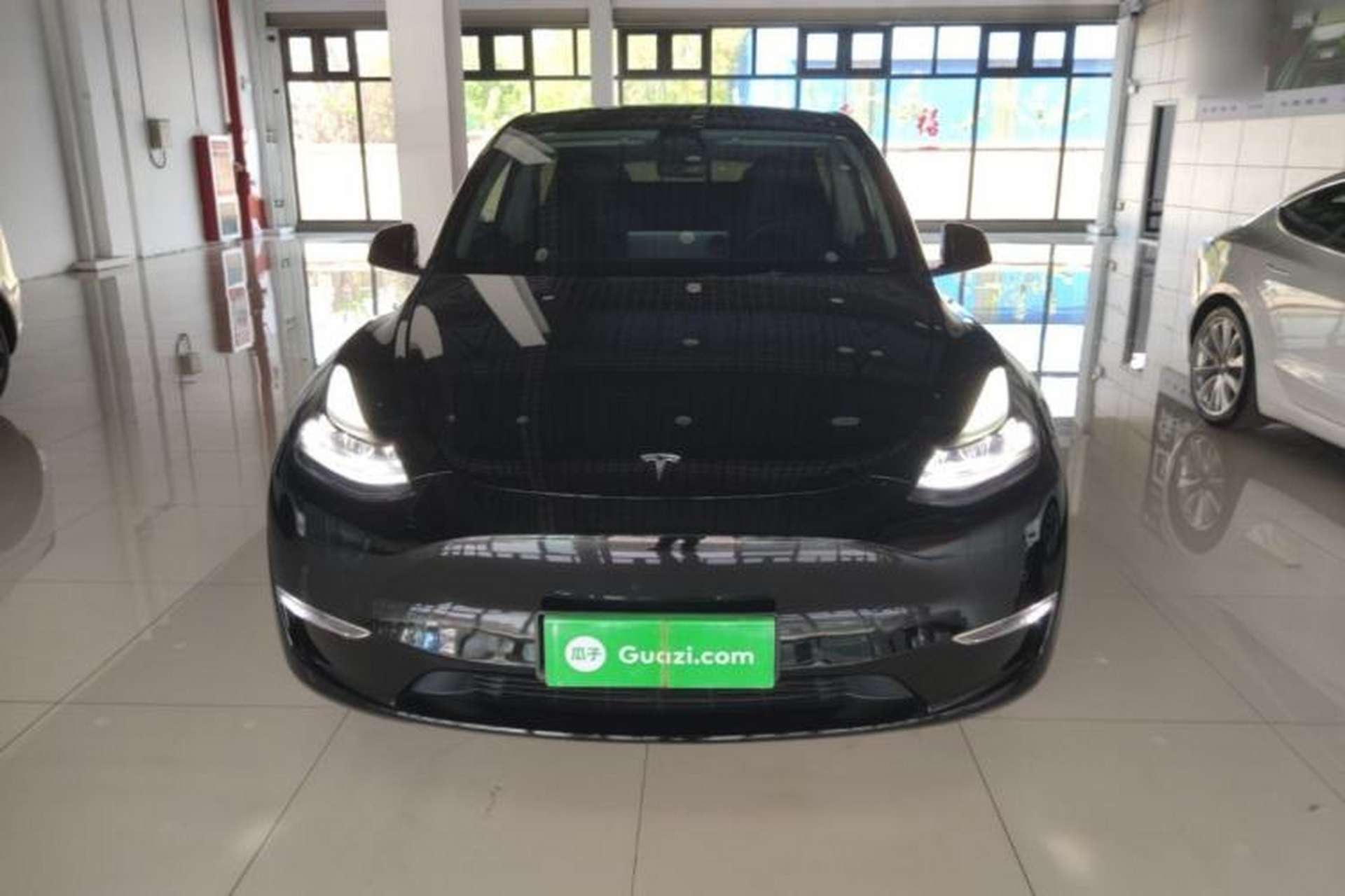Used Tesla Model Y 2023 Long-Range All-Wheel-Drive Version Front