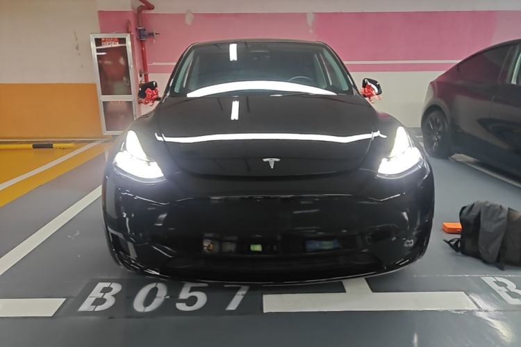 Used Tesla Model Y 2023 Rear-Wheel-Drive Version Front