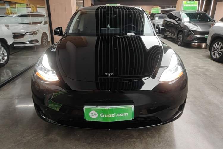 Used Tesla Model Y 2023 Rear-Wheel-Drive Version Front