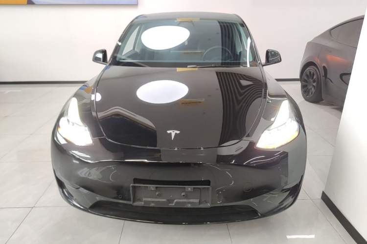 Used Tesla Model Y 2023 Rear-Wheel-Drive Version Front