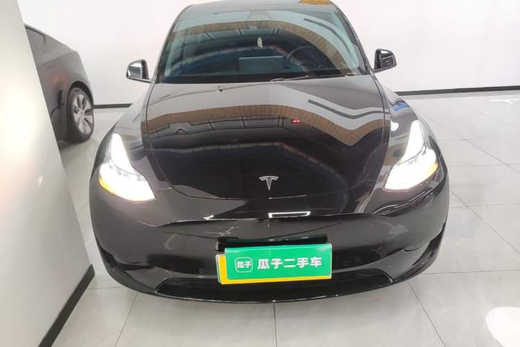 Used Tesla Model Y 2023 Rear-Wheel-Drive Version Front