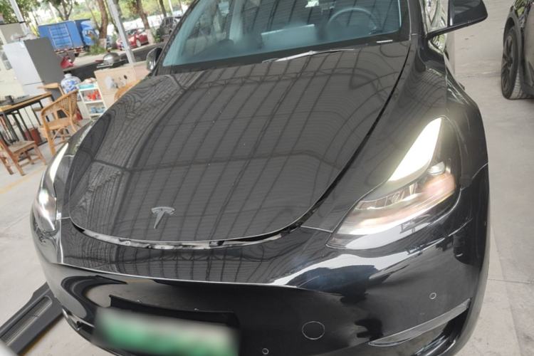 Used Tesla Model Y 2023 Long-Range All-Wheel-Drive Version Front