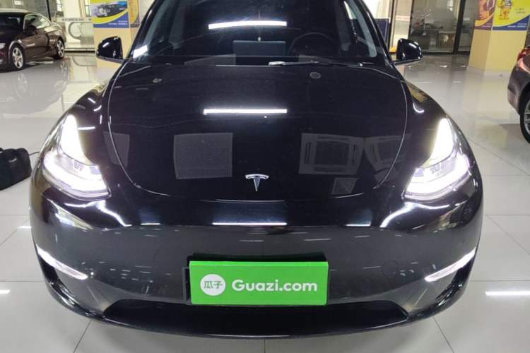Used Tesla Model Y 2023 Long-Range All-Wheel-Drive Version Front
