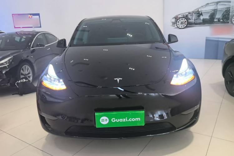 Used Tesla Model Y 2023 Long-Range All-Wheel-Drive Version Front