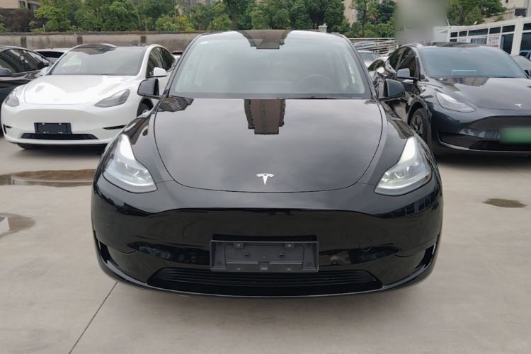 Used Tesla Model Y 2023 Rear-Wheel-Drive Version Front