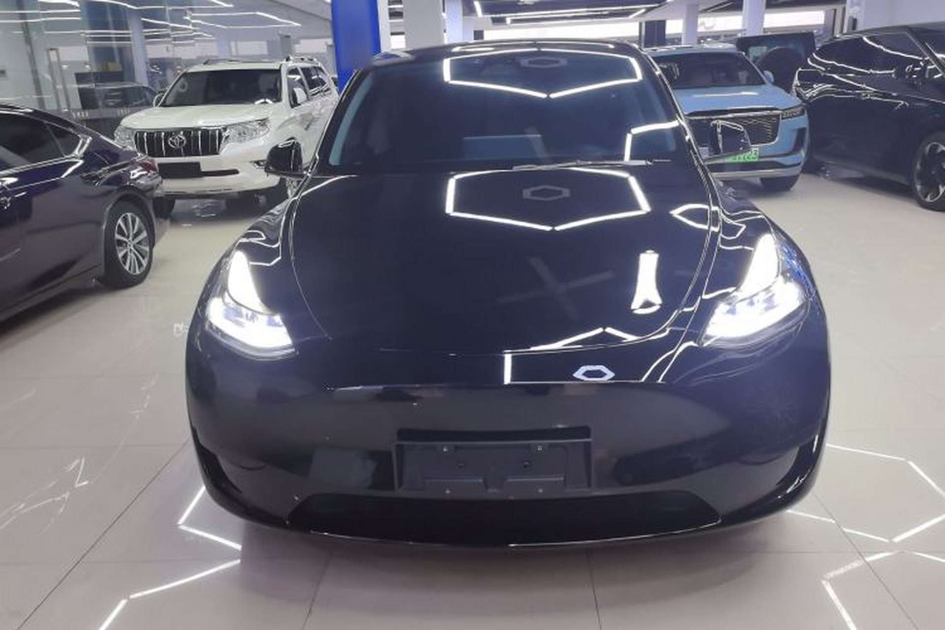 Used Tesla Model Y 2023 Rear-Wheel-Drive Version Front