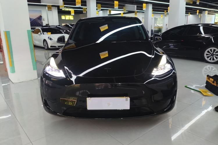 Used Tesla Model Y 2023 Rear-Wheel-Drive Version Front
