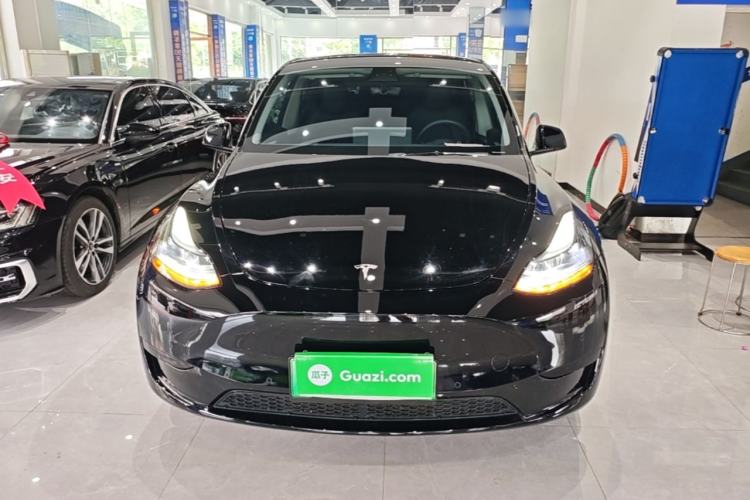 Used Tesla Model Y 2023 Rear-Wheel-Drive Version Front