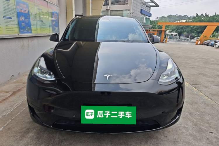 Used Tesla Model Y 2023 Rear-Wheel-Drive Version Front