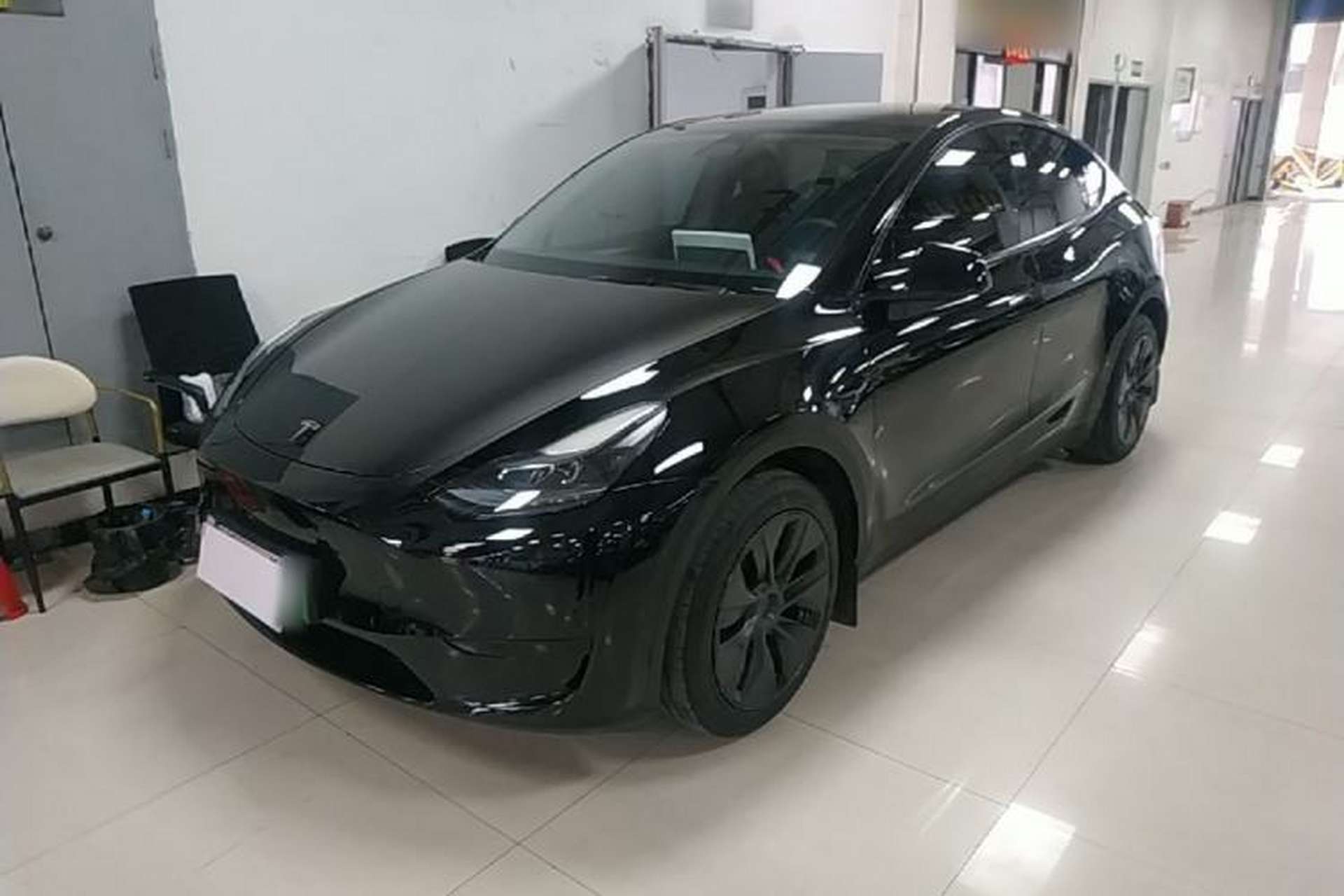 Used Tesla Model Y 2023 Rear-Wheel-Drive Version Front Left 45 Deg