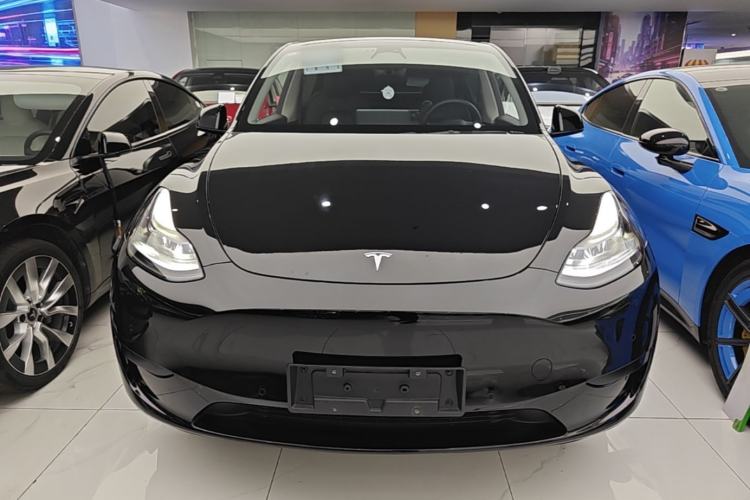 Used Tesla Model Y 2023 Rear-Wheel-Drive Version Front