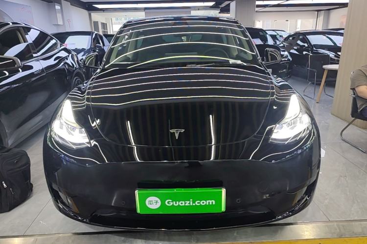 Used Tesla Model Y 2023 Rear-Wheel-Drive Version Front