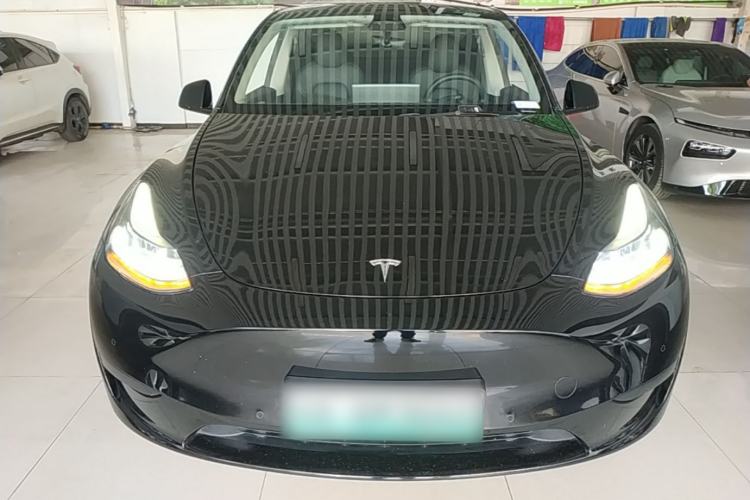Used Tesla Model Y 2023 Rear-Wheel-Drive Version Front