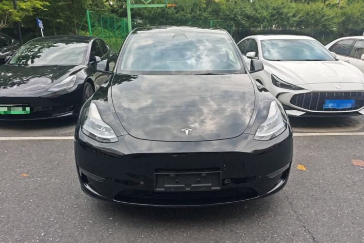 Used Tesla Model Y 2023 Long-Range All-Wheel-Drive Version Front