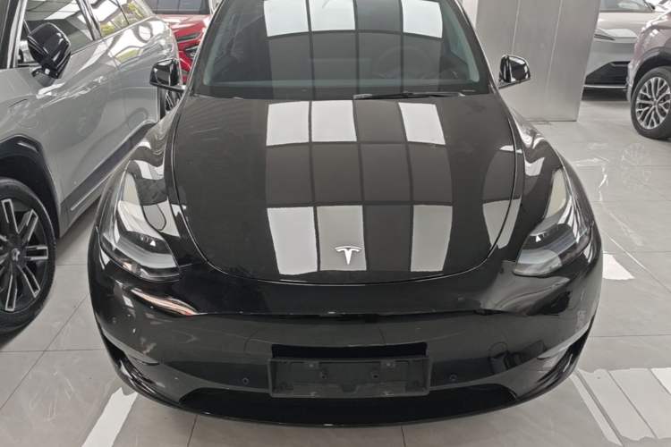 Used Tesla Model Y 2023 High-Performance All-Wheel-Drive Version Front