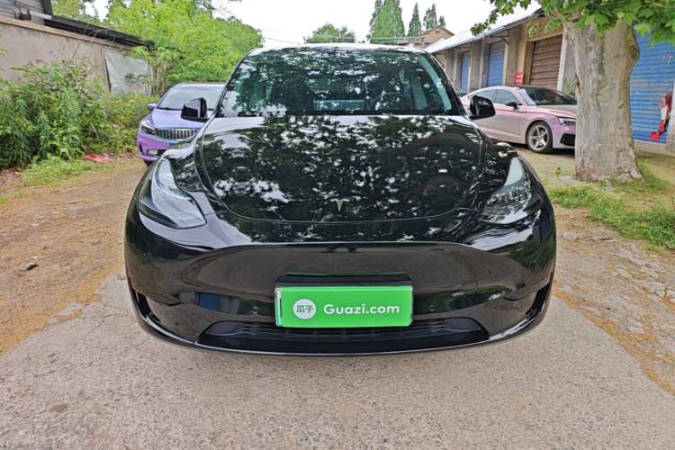 Used Tesla Model Y 2023 Rear-Wheel-Drive Version Front