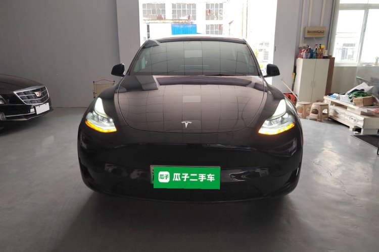 Used Tesla Model Y 2023 Rear-Wheel-Drive Version Front
