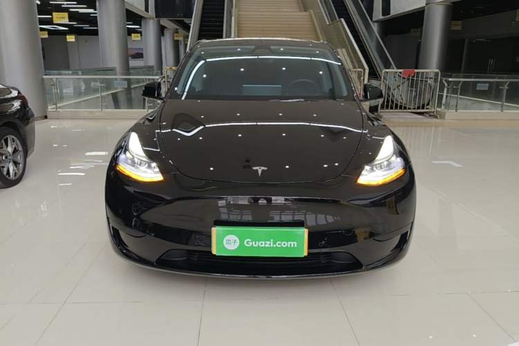 Used Tesla Model Y 2023 Rear-Wheel-Drive Version Front
