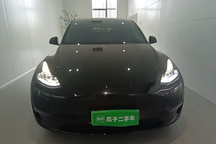 Used Tesla Model Y 2023 Long-Range All-Wheel-Drive Version Front