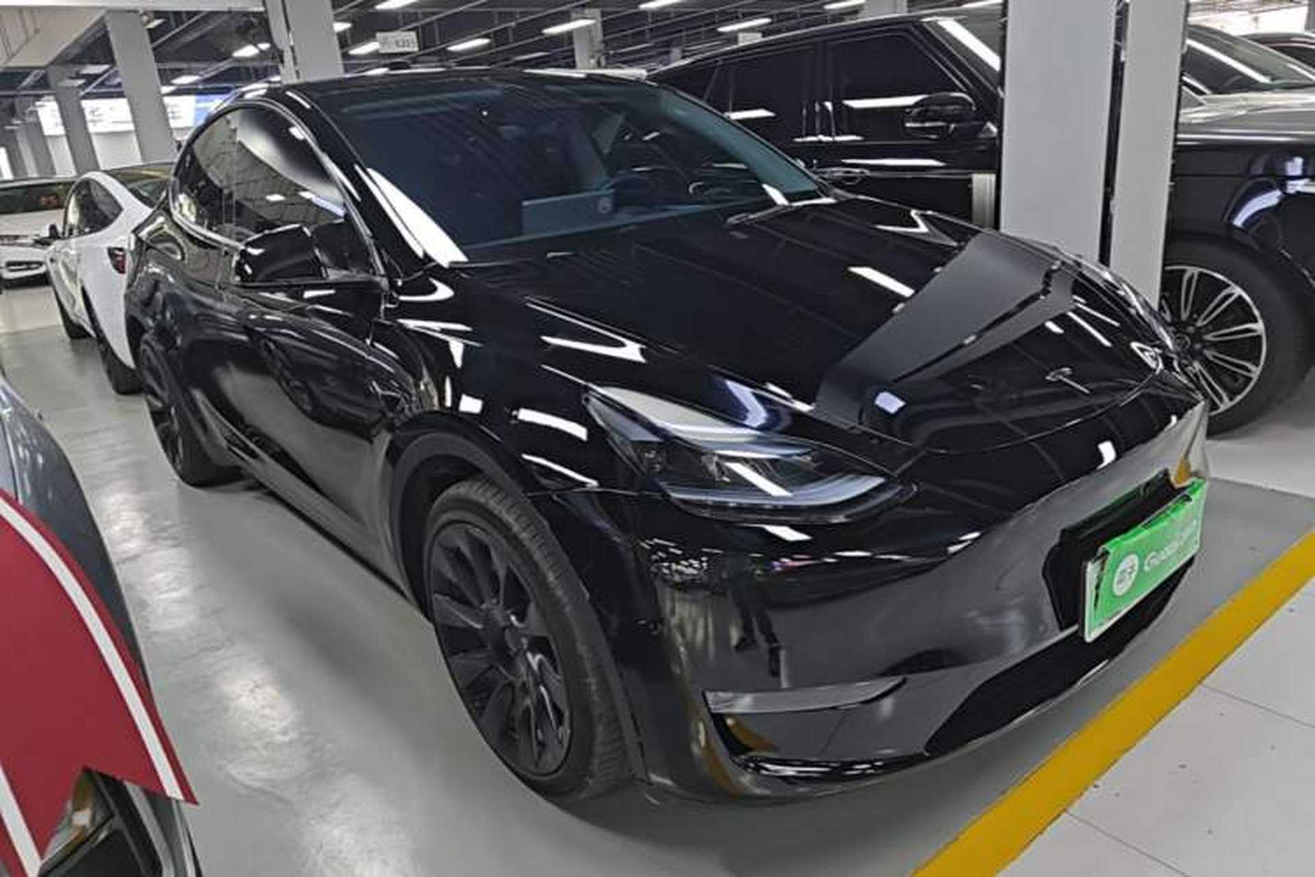 Used Tesla Model Y 2023 Long-Range All-Wheel-Drive Version Front Right 45 Deg