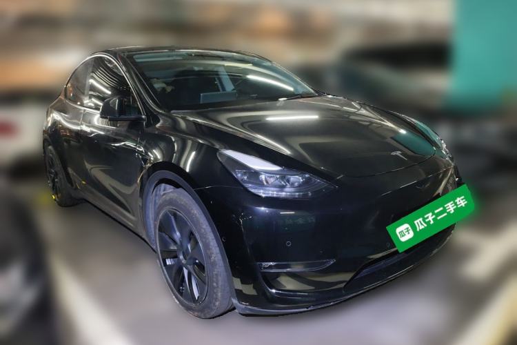 Used Tesla Model Y 2023 Long-Range All-Wheel-Drive Version Front Right 45 Deg