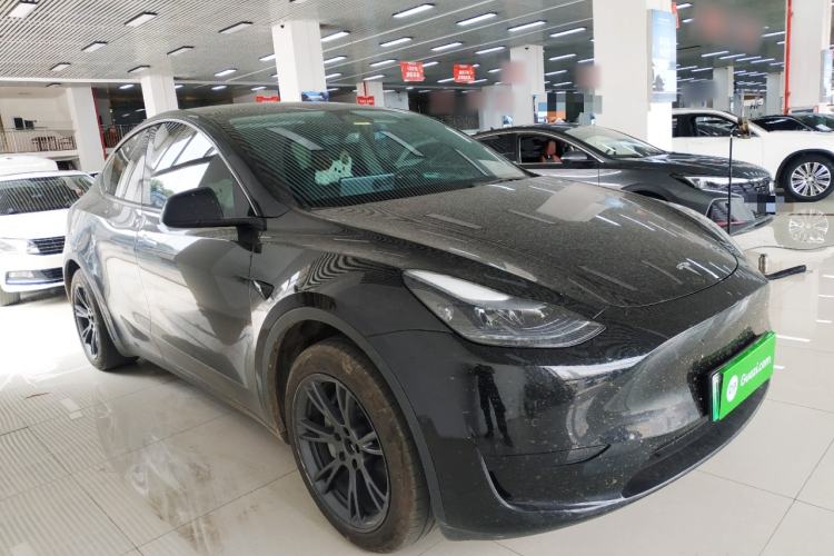 Used Tesla Model Y 2023 Rear-Wheel-Drive Version Front Right 45 Deg