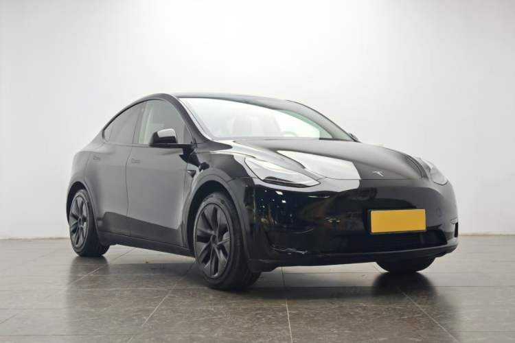 Used Tesla Model Y 2023 Rear-Wheel-Drive Version Front Right 45 Deg