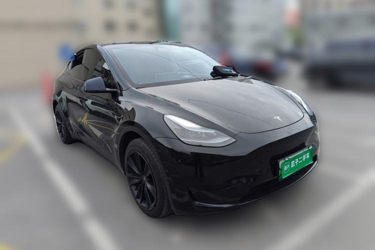 Used Tesla Model Y 2023 Rear-Wheel-Drive Version Front Right 45 Deg