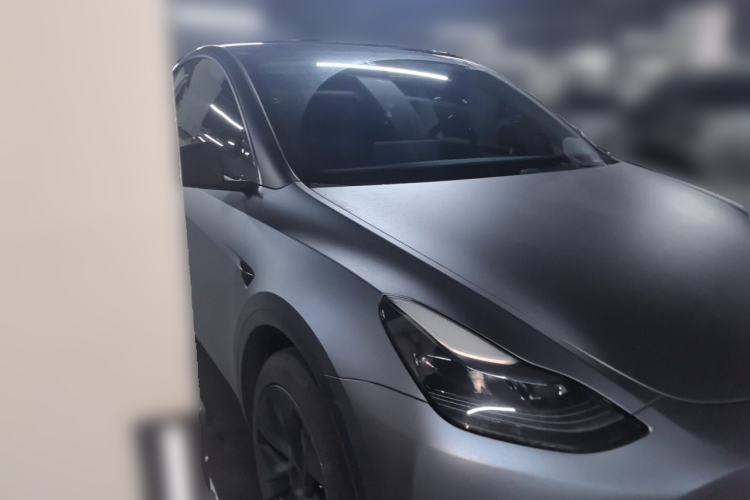Used Tesla Model Y 2023 Rear-Wheel-Drive Version Front Right 45 Deg