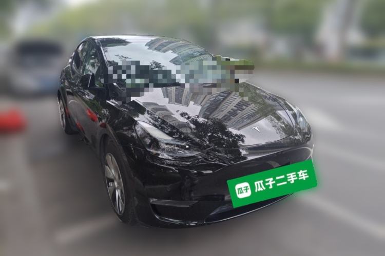 Used Tesla Model Y 2023 Long-Range All-Wheel-Drive Version Front Right 45 Deg