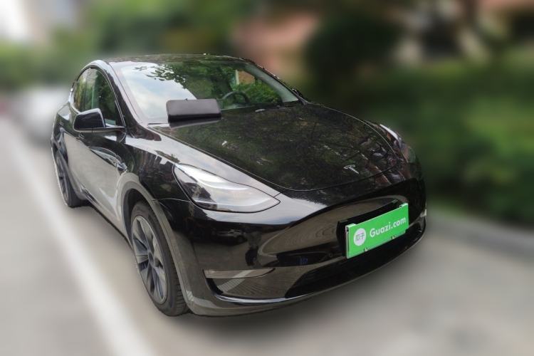 Used Tesla Model Y 2023 Long-Range All-Wheel-Drive Version Front Right 45 Deg