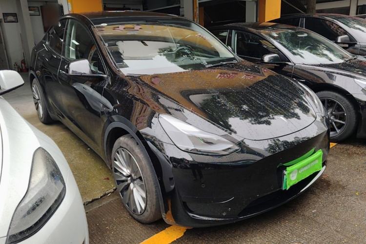 Used Tesla Model Y 2023 Rear-Wheel-Drive Version Front Right 45 Deg