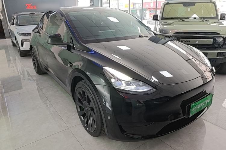 Used Tesla Model Y 2023 Rear-Wheel-Drive Version Front Right 45 Deg