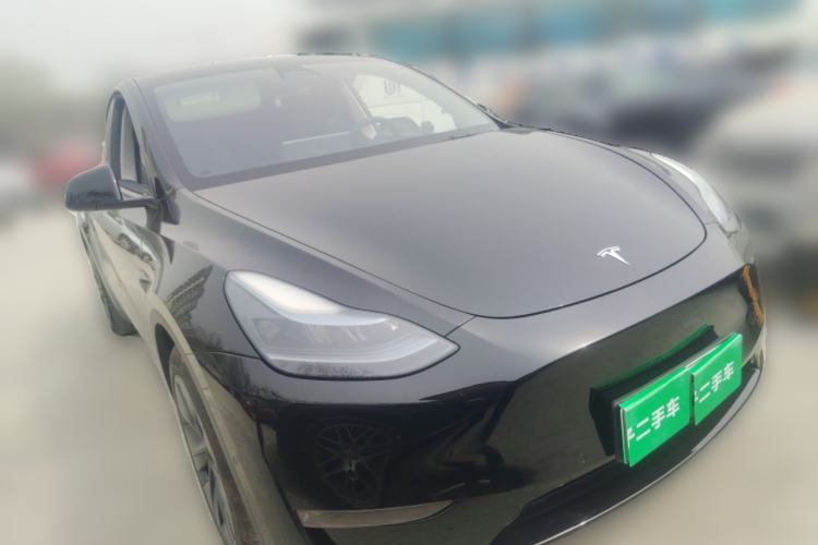 Used Tesla Model Y 2023 Long-Range All-Wheel-Drive Version Front Right 45 Deg