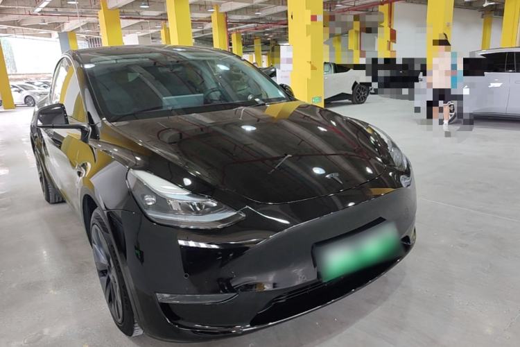 Used Tesla Model Y 2023 Long-Range All-Wheel-Drive Version Front Right 45 Deg