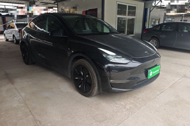 Used Tesla Model Y 2023 Long-Range All-Wheel-Drive Version Front Right 45 Deg