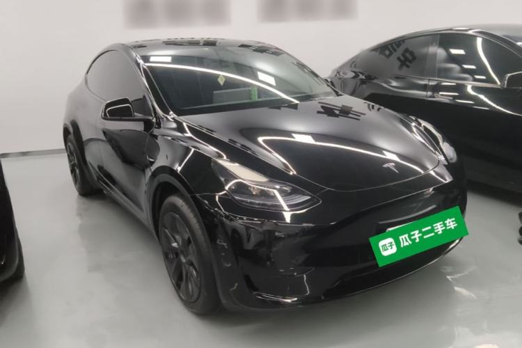 Used Tesla Model Y 2023 Rear-Wheel-Drive Version Front Right 45 Deg