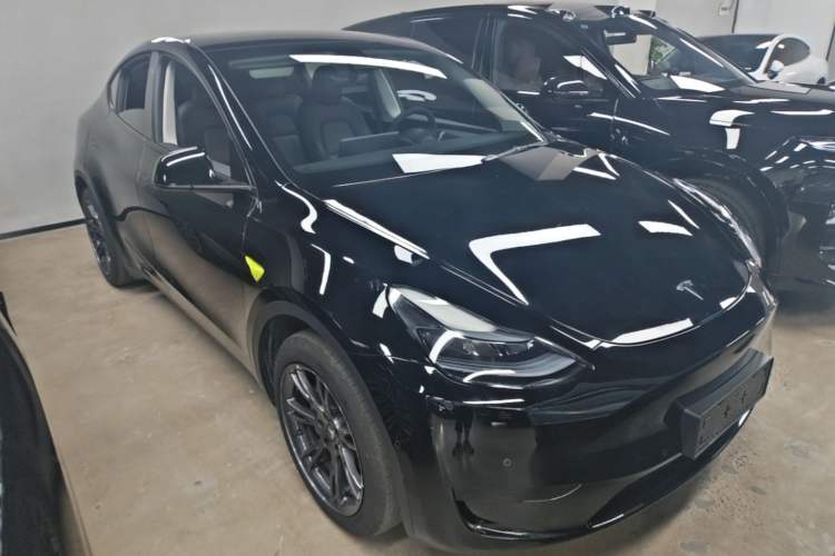 Used Tesla Model Y 2023 Rear-Wheel-Drive Version Front Right 45 Deg