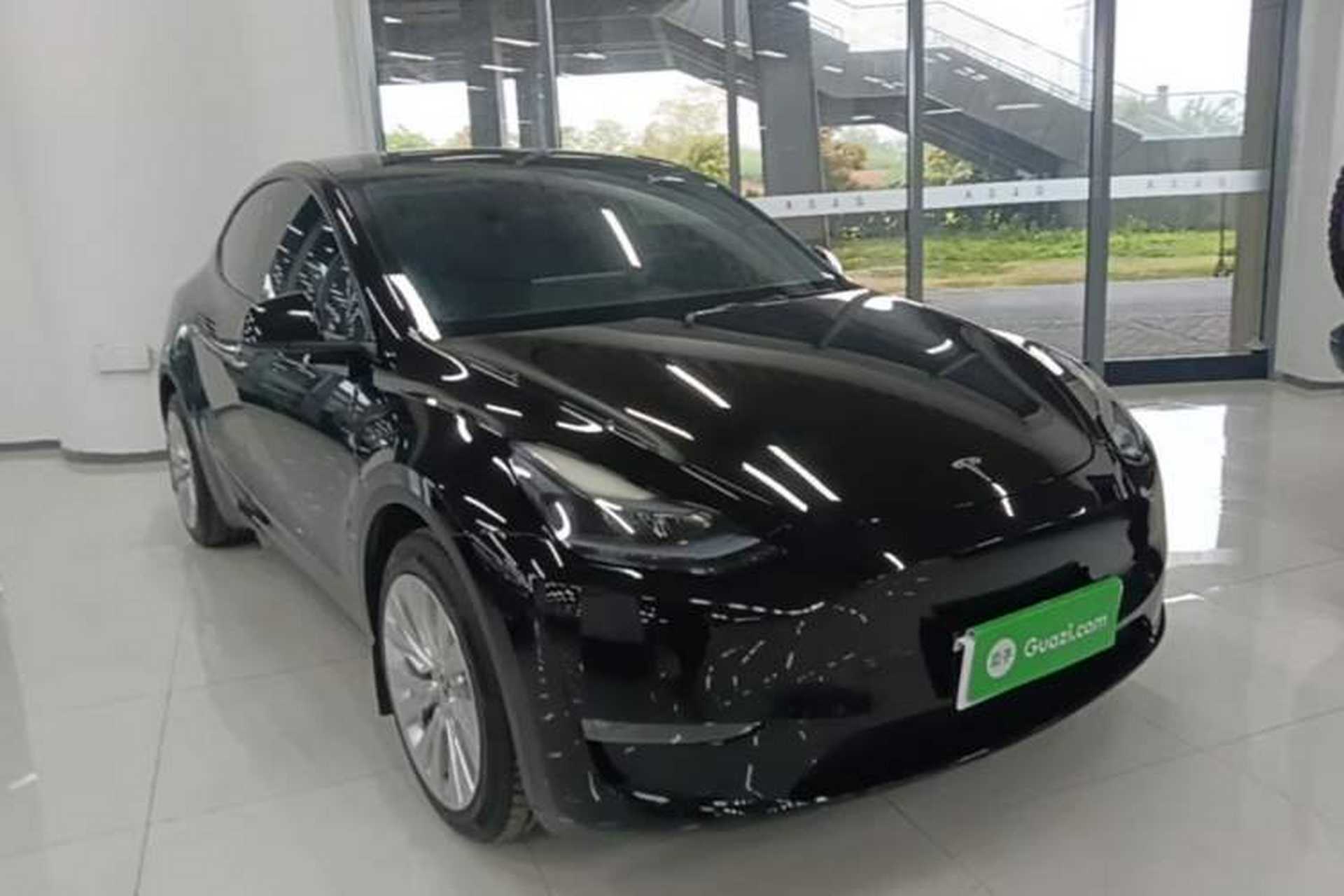 Used Tesla Model Y 2023 Long-Range All-Wheel-Drive Version Front Right 45 Deg